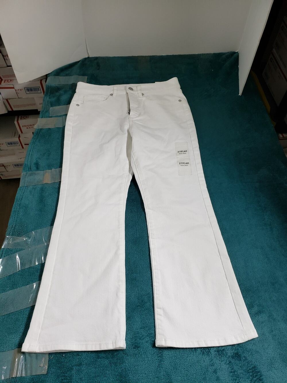 Loft Jeans Size 4 Petite Womens White Stretch Denim Pants Kick Crop Bootcut NWT - Picture 1 of 16